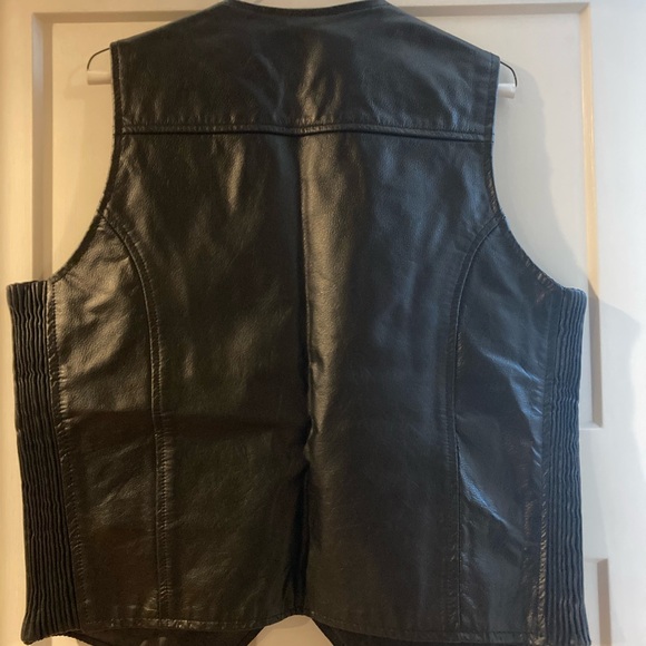 Genuine leather zip up vest ! - Picture 3 of 3